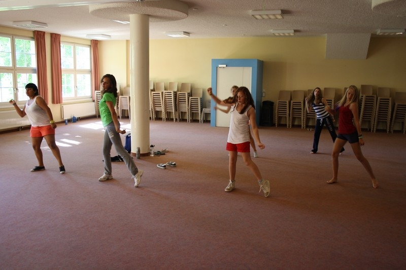 Village Camps International Summer Camp Leysin, Switzerland 2025-08-09 https://www.villagecamps.com/journals_admin/images/708-20-dance (11).jpg